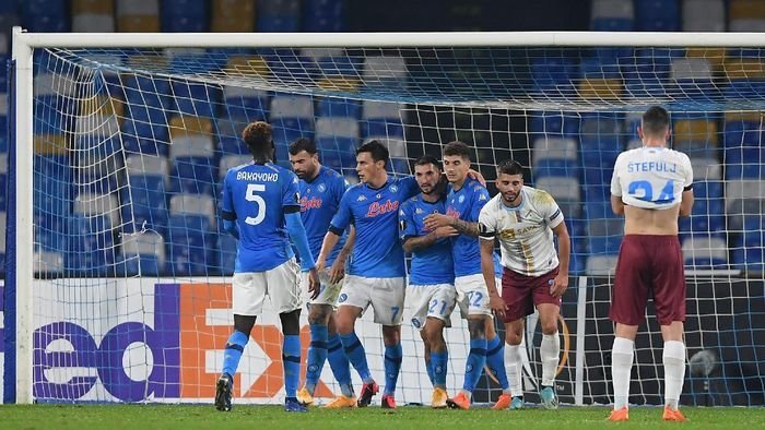 hasil-liga-europa-napoli-taklukkan-rijeka-2-0-220806p-rev2.jpg