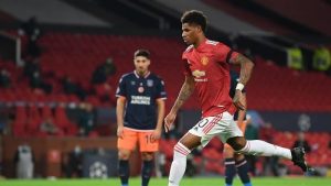mu-vs-istanbul-basaksehir-diwarnai-gol-penalti-rashford-cs-menang-4-1-220806b-rev1.jpg