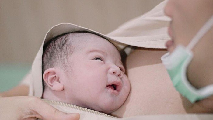 ini-makna-nama-anak-pertama-citra-kirana-rezky-aditya-220806f-rev1.jpg