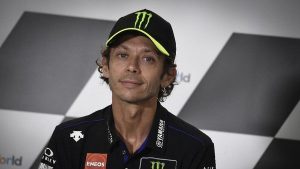 valentino-rossi-tegaskan-masih-mau-balapan-di-2021-220806d-rev1.jpg