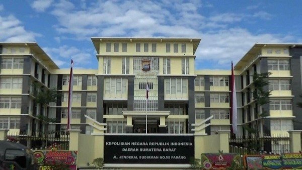 polda-sumbar-tangkap-dua-warga-asal-aceh-bawa-satu-kilogram-sabu-220806v-rev1.jpg