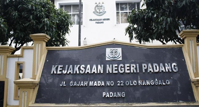 kejari-padang-kawal-penyaluran-blt-covid-19-senilai-rp37-miliar-220806a-rev1.jpg