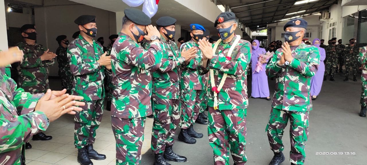 komandan-komando-garnisun-tetap-ijakarta-sebagai-irup-sertijab-kepala-staf-kogartap-ijakarta-220806g-rev2.jpg