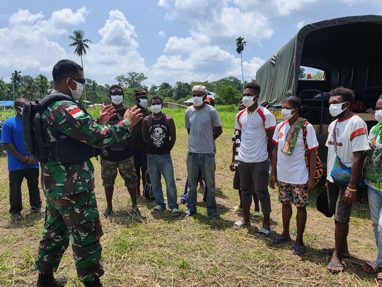 satgas-pamtas-ri-png-yonif-413-kostrad-gelar-sosialisasi-covid-19-di-kampung-skofro-220806z-rev2.jpg