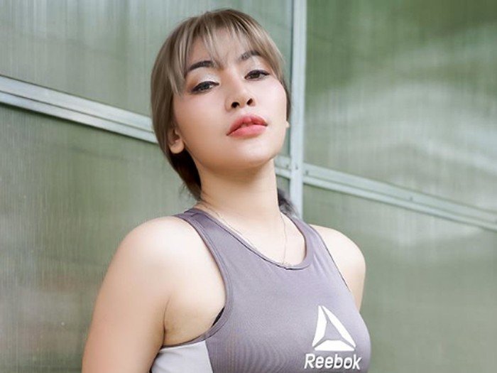 banyak-dm-dari-pejabat-liza-aditya-digoda-pesinetron-centang-biru-220806d-rev2.jpg