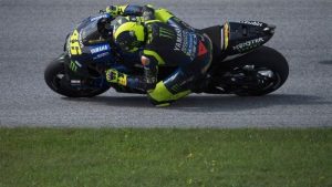 insiden-motor-melayang-sempat-bikin-rossi-ketakutan-220806p-rev2.jpg