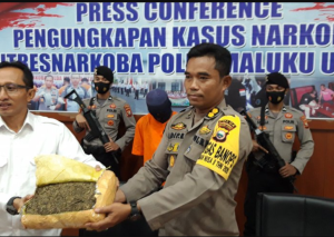 ditresnarkoba-polda-maluku-utara-gagalkan-kiriman-narkoba-1400-gram-2208062-rev2.png