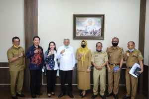 wagub-mawardi-dorong-pemasaran-produk-umkm-melalui-online-220806y-rev2.jpg