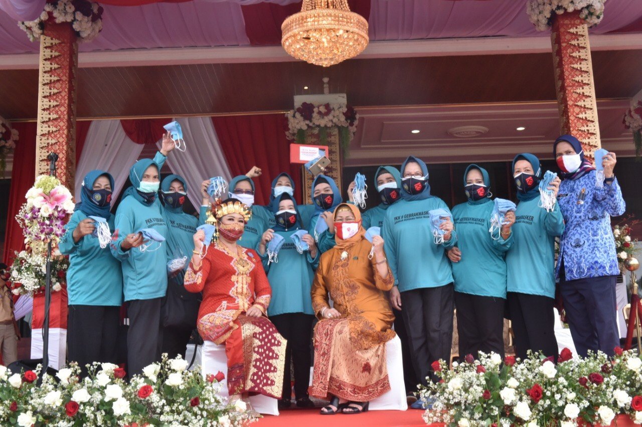 herman-deru-lepas-tim-gebrak-masker-pkk-dan-dpd-ikaptk-sumsel-220806x-rev2.jpg