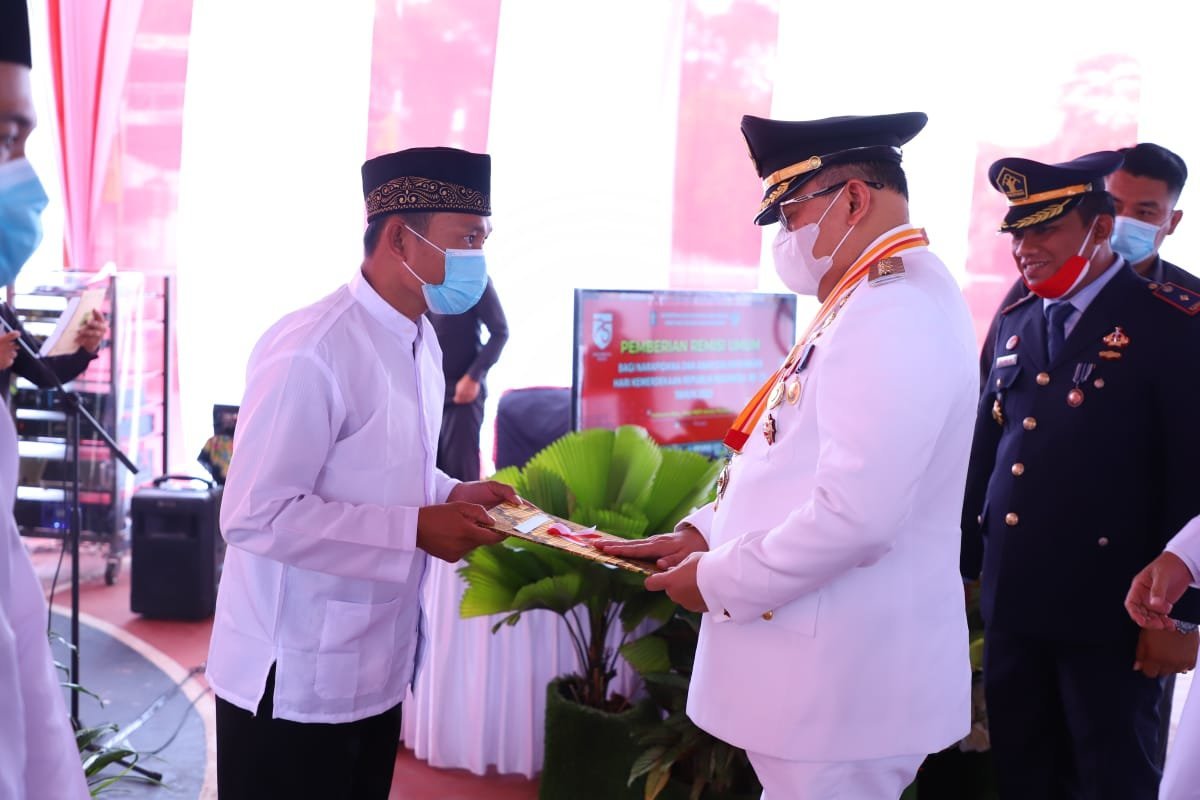 569-warga-binaan-lapas-sekayu-dapat-remisi-bupati-muba-kembali-ke-masyarakat-untuk-berbuat-baik-220806w-rev2.jpg