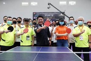 buka-kejurnas-tenis-meja-herman-deru-jajal-pasilitas-gor-pitstop-xiom-table-tennis-center-2208063-rev2.jpg