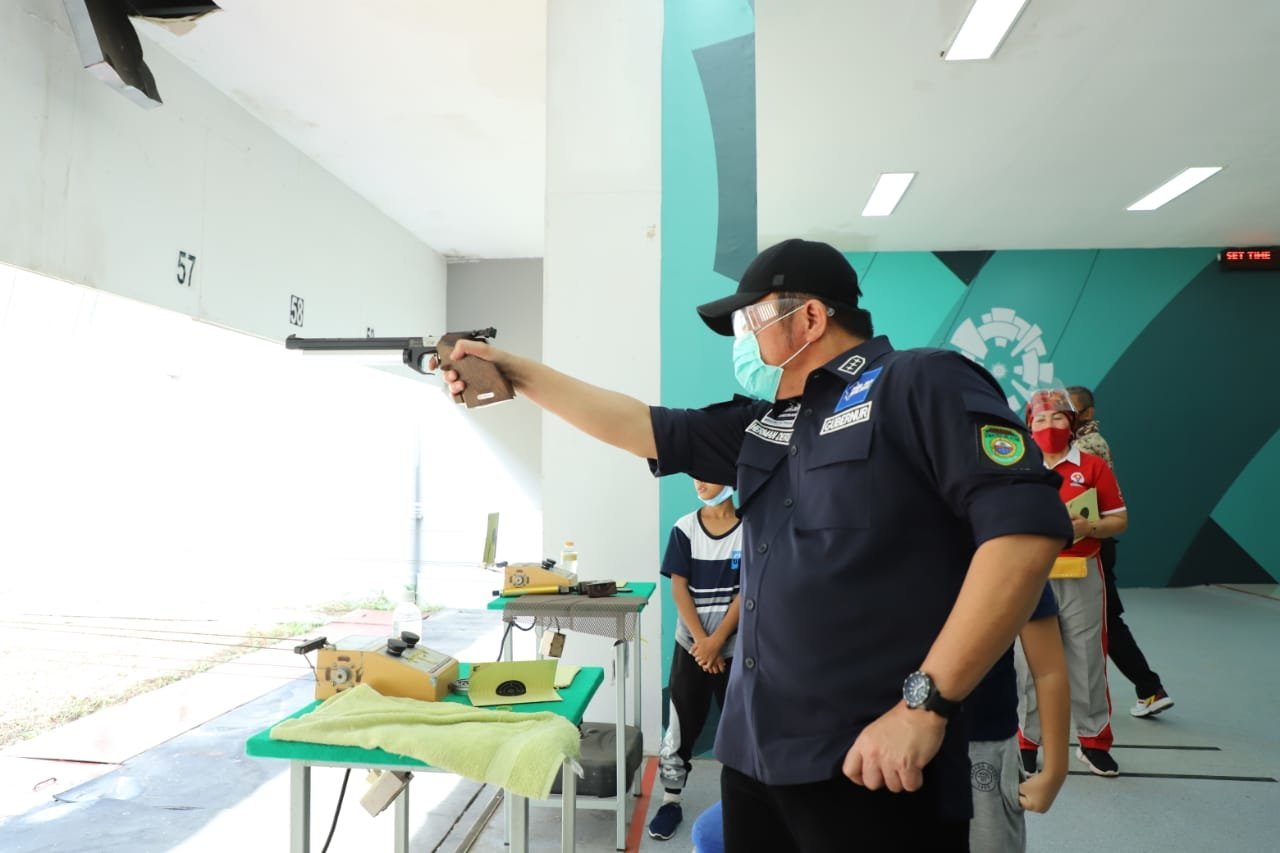 herman-deru-sarankan-pengurus-baru-perbakin-gencar-cari-bibit-ke-sekolah-sekolah-hingga-desa-desa-2208063-rev2.jpg