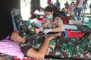 jelang-hut-kemerdekaan-ri-ke-75satgas-pamtas-yonif-125smbgelar-donor-darah-2208069-rev2.jpg
