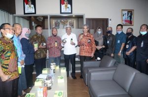 tingkatkan-kesejahteraan-petani-wagub-mawardi-dorong-pengembangan-budidaya-pohon-aren-di-sumsel-220806h-rev2.jpg