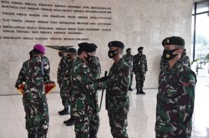 satgas-pamtas-yonif-raider-300bjw-mampu-atasi-kerawanan-di-perbatasan-ri-png-220806q-rev2.jpg