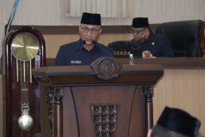 jawaban-bupati-atas-pemandangan-umum-fraksi-terhadap-tiga-raperda-220806c-rev2.jpg