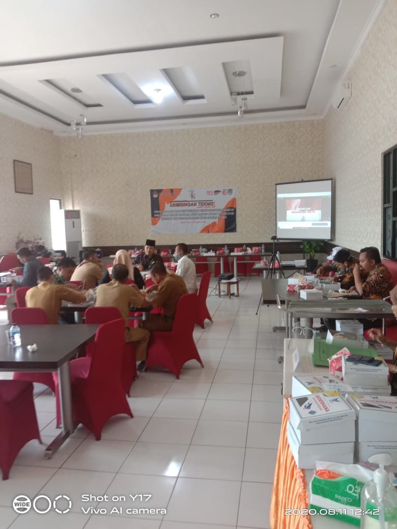 kpud-muratara-gelar-bimtek-tentang-pengelolaan-anggaran-hibah-pilkada-220806g-rev2.jpg