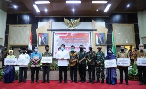 18082-mahasiwai-se-sumsel-terima-keringanan-ukt-dari-gubernur-herman-deru-220806c-rev2.jpg