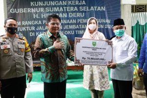 herman-deru-gelontorkan-bantuan-untuk-infrastruktur-di-oku-timur-2208064-rev2.jpg