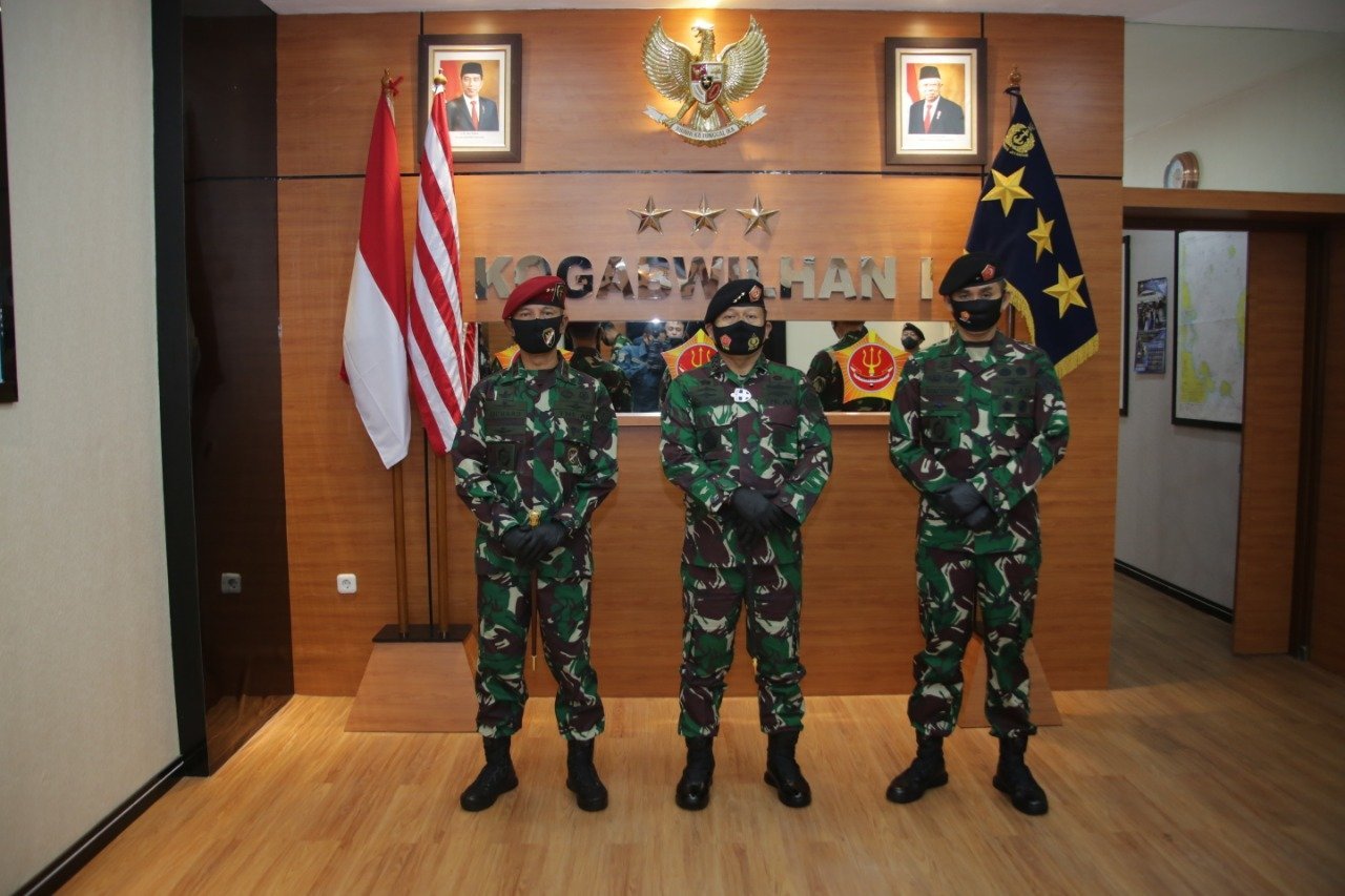 pangkogabwilhan-i-melepas-dan-melantik-pejabat-kepala-staf-asops-kapoksahli-dan-irkogabwilhan-i-220806r-rev2.jpg