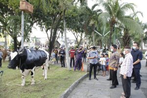 hd-ingatkan-warga-patuhi-protokol-kesehatan-saat-shalat-idul-adha-220806a-rev2.jpg