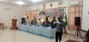 petani-muba-terima-bantuan-benih-anggota-komisi-iv-dpr-ri-220806r-rev1.jpg