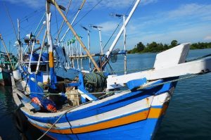 kapal-nelayan-aceh-timur-ditabrak-tanker-di-selat-malaka-220806n-rev1.jpg