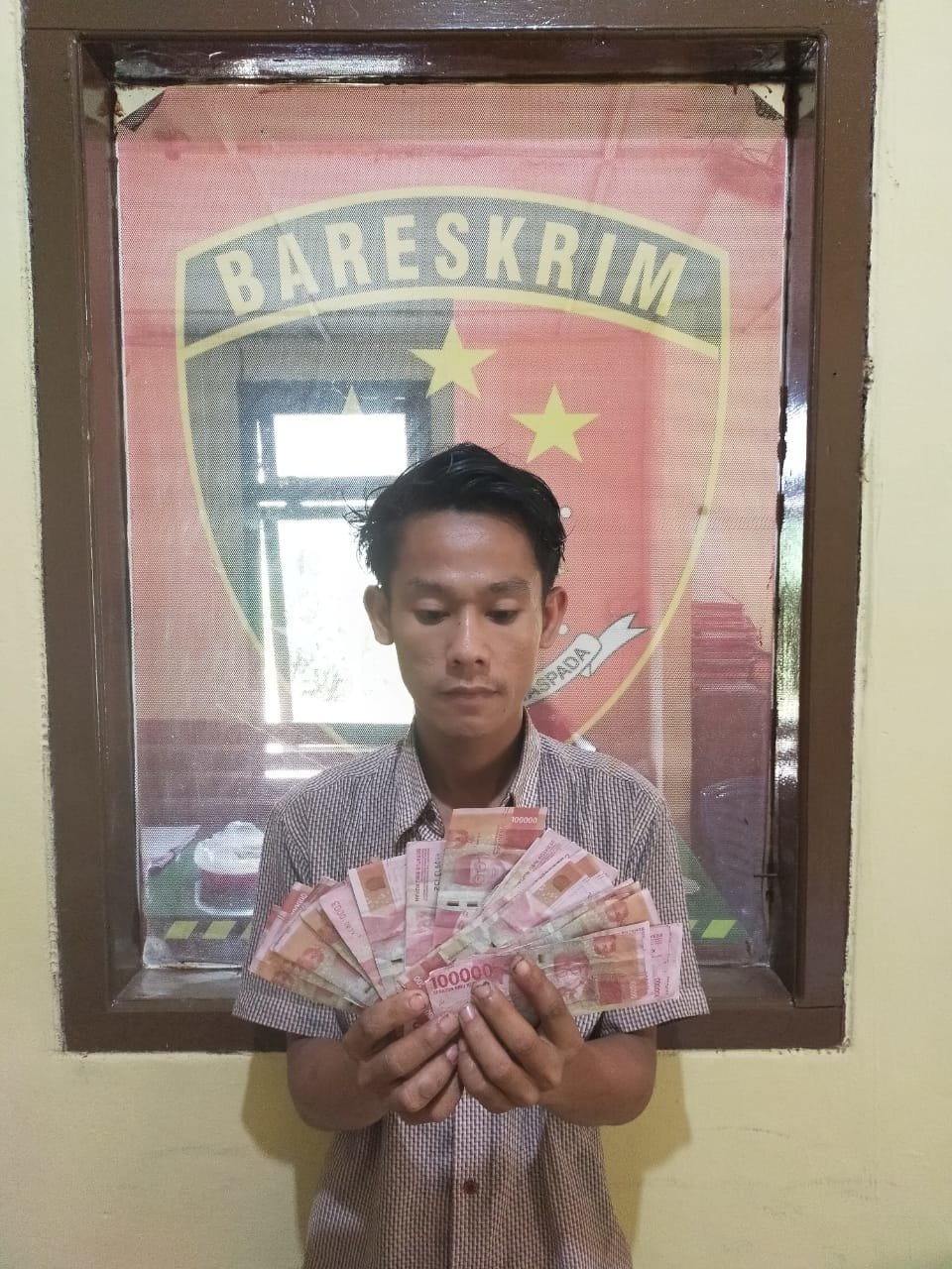 polsek-betung-ungkap-peredaran-uang-palsu-modus-transfer-ke-brilink-220806w-rev2.jpg