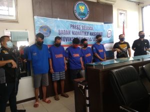 bnnp-sumsel-kembali-gagalkan-pengiriman-tiga-kilogram-sabu-dan-2000-ekstasi-2208060-rev2.jpg