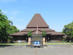 pemkot-surakarta-tutup-sejumlah-ruang-publik-220806z-rev2.jpg