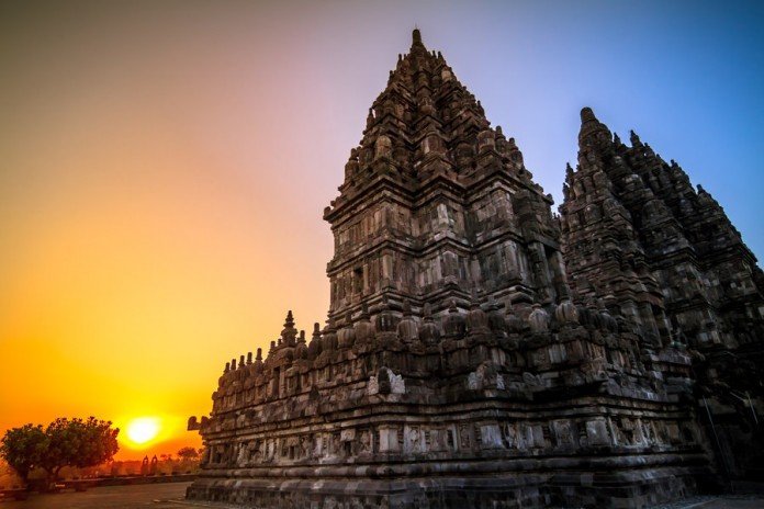 kisah-rara-jonggrang-dan-candi-prambanan-220806a-rev2.jpg