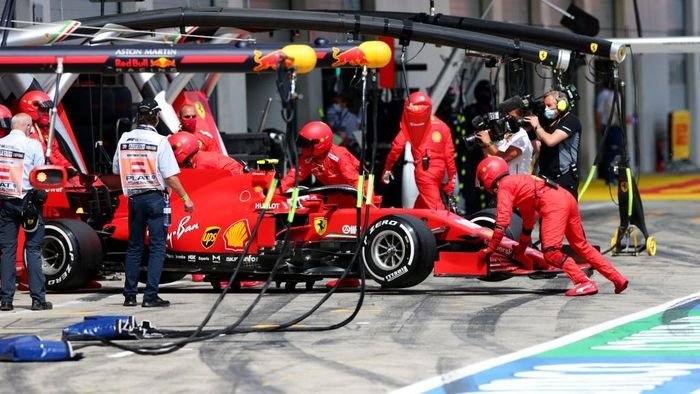 tabrak-vettel-di-gp-styria-leclerc-minta-maaf-220806j-rev2.jpg