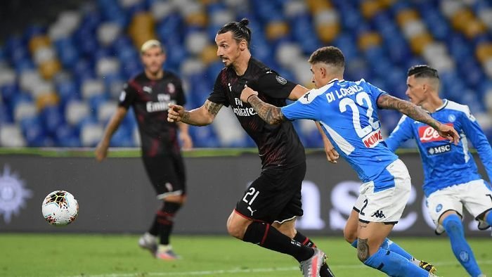 napoli-vs-ac-milan-berakhir-2-2-220806p-rev2.jpg