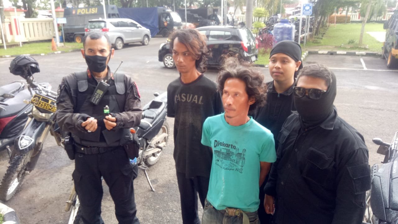 usai-beli-sabu-di-kawasan-kenten-laut-buruh-bangunan-ditangkap-tim-hunter-220806h-rev3.jpg