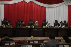 herman-deru-sampaikan-penjelasan-raperda-pertanggungjawaban-apbd-ta-2019-220806t-rev2.jpg