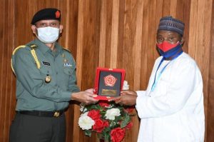 perkuat-kerjasama-militer-pertahanan-atase-pertahanan-ri-dampingi-dubes-ri-abuja-bertemu-dengan-menhan-nigeria-2208061-rev2.jpg