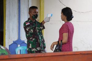 hadapi-new-normal-satgas-yonif-125simbisahimbau-warga-tetap-waspada-dan-patuhi-protokol-kesehatan-2208064-rev2.jpg