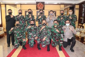 panglima-tni-terima-audiensi-perwakilan-alumni-akabri-1995-220806m-rev2.jpg