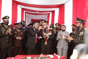 peringati-hut-bhayangkara-ke-74-ini-pesan-gubernur-herman-deru-2208062-rev3.jpg