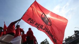 massa-pdip-dipalembangminta-usut-tuntas-kasus-pembakaran-bendera-220806z-rev3.jpg