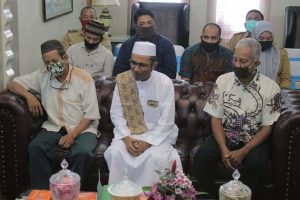sampailan-keluhan-ustadz-amak-bersama-rombongan-jumpai-wawako-palembang-220806d-rev3.jpg