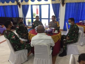 danrem-174beserta-forkopimda-merauke-sambut-kedatangan-pangkosek-hanudnas-iv-biak-220806j-rev2.jpg