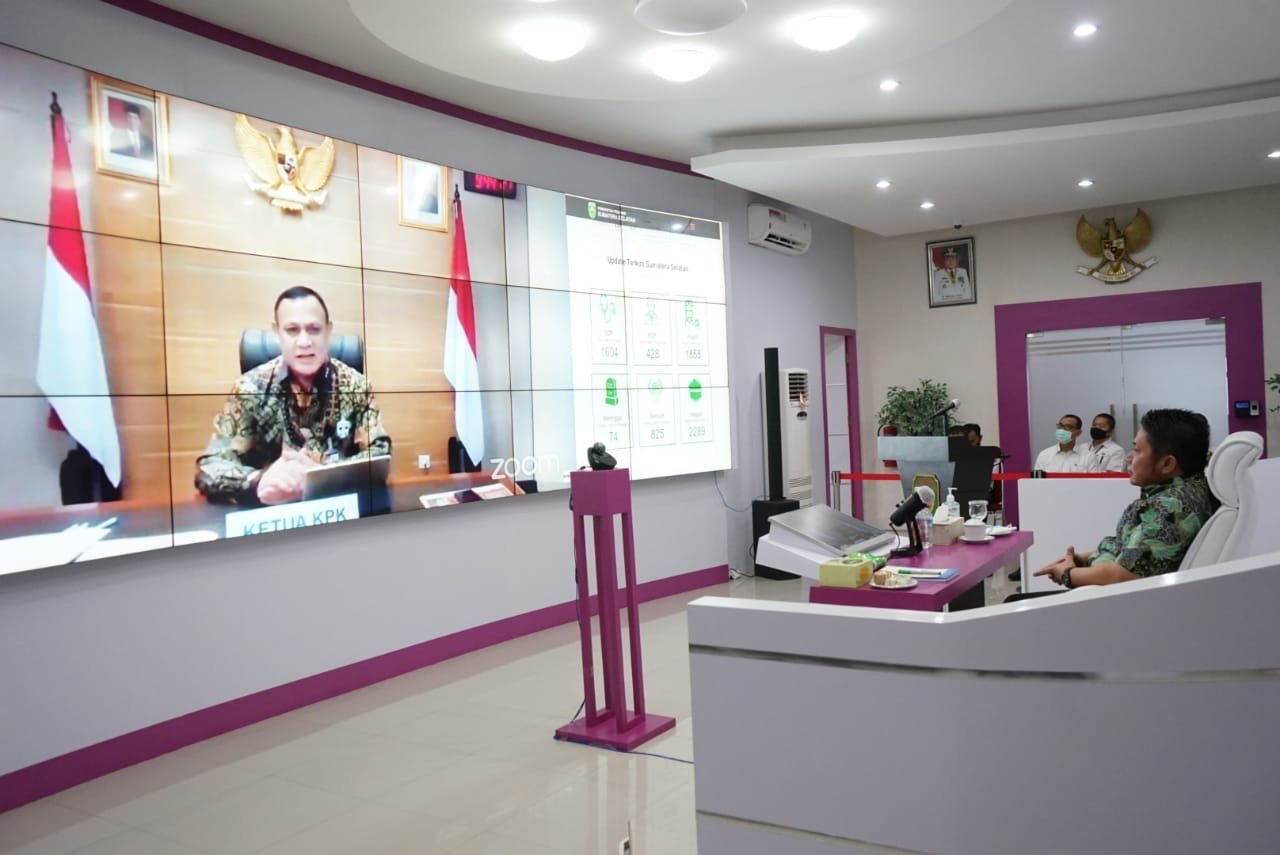 rakor-dengan-pimpinan-kpk-herman-deru-pemberantasan-korupsi-butuh-cara-cara-luar-biasa-220806b-rev2.jpg
