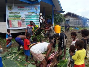 mempererat-silaturahmi-satgas-754-kostrad-bakar-batu-bersama-dengan-masyarakat-kiliarma-2208062-rev3.jpg