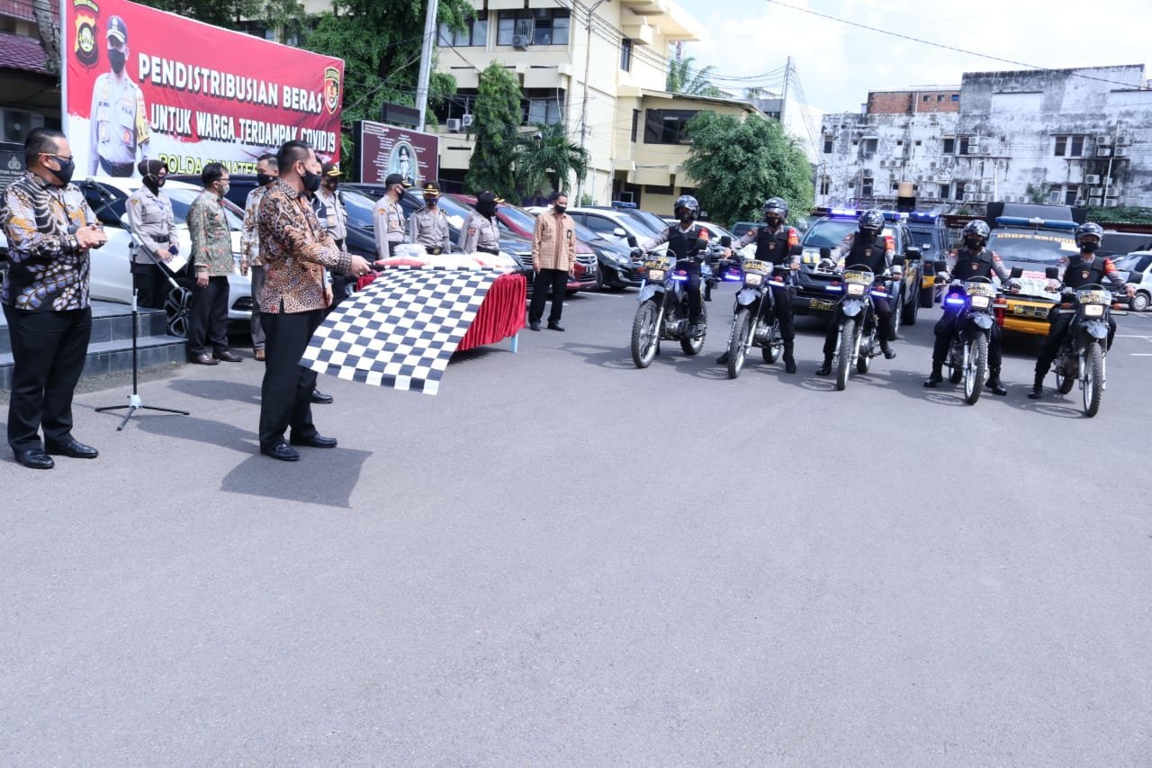polda-sumsel-distribusikan-beras-untuk-warga-terdampak-covid-19-2208061-rev3.jpg