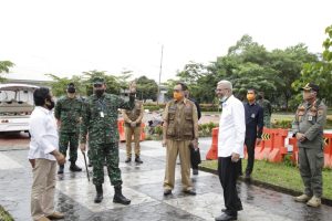 wagub-ajak-bumn-dan-swasta-proaktif-gelar-aksi-sweb-tes-bagi-masyarakat-umum-220806b-rev2.jpg