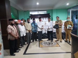 gugus-tugas-covid-19-kemenag-bantu-marbot-masjid-2208062-rev2.jpg