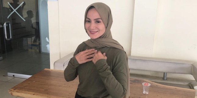 proses-berhijab-dikritik-wanda-hamidah-saya-hijab-untuk-kenyamanan-220930l.jpg