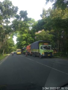 meskipun-telah-diadakan-razia-gabungan-mobil-pengangkut-batubara-tetap-melintas-221004k.jpg