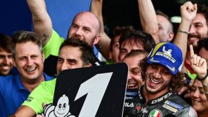 marco-bezzecchi-buka-bukaan-soal-hubungan-dengan-sang-mentor-valentino-rossi-221011d.jpg